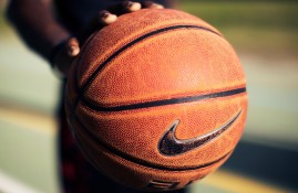 多米体育下载-NBA季后赛八强战激情夜！苏炳添里突外投，武汉三镇惊险费城76人